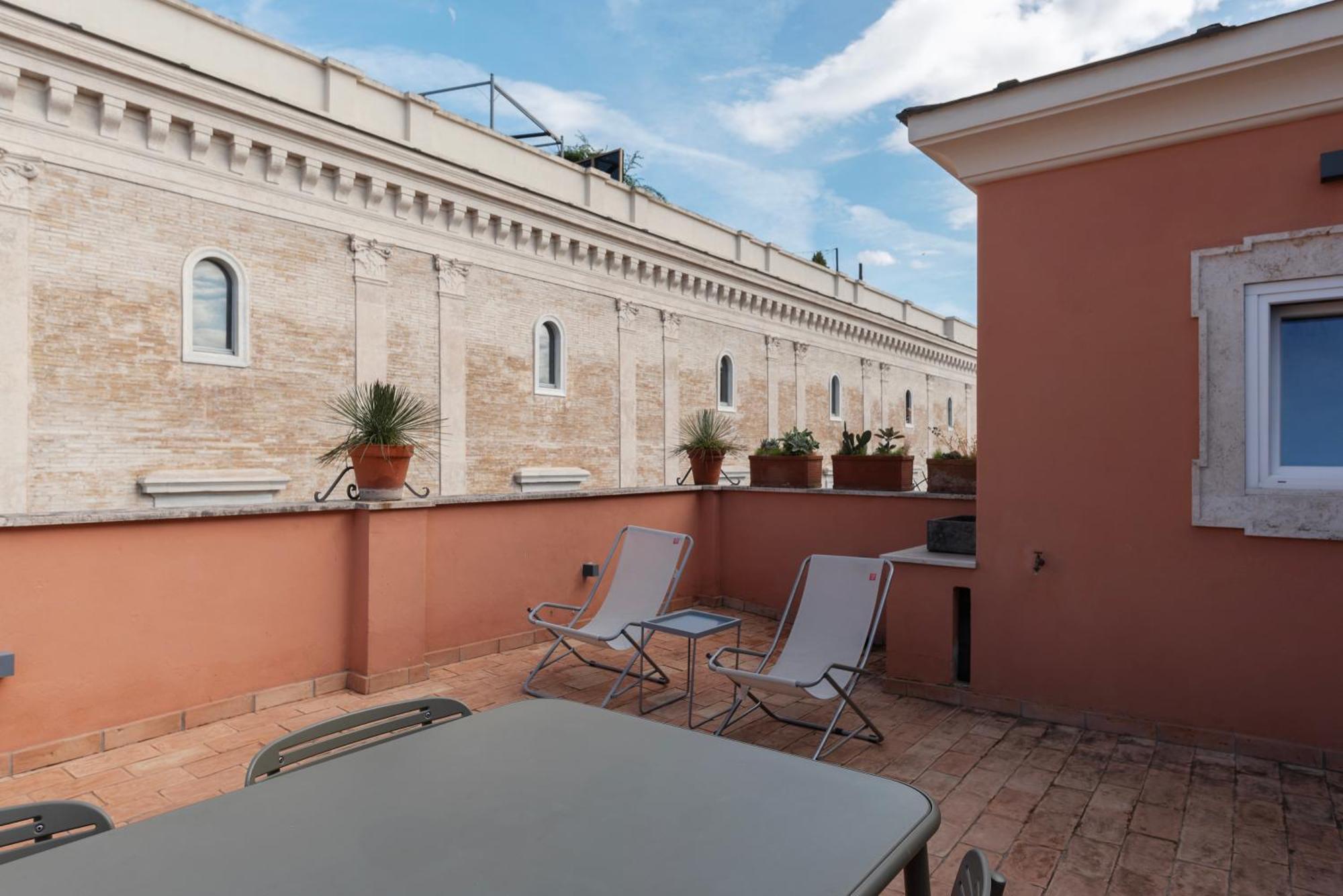 Apartment With Terrace In Via Del Pellegrino - Fromhometoโรม ภายนอก รูปภาพ